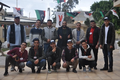 إذاعة الجامعة التي تبث من داخل أستوديوهات كلية الفنون والإعلام